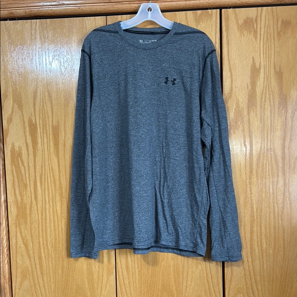 Under Armour Gray Long Sleeve Tee for Everyday Comfort